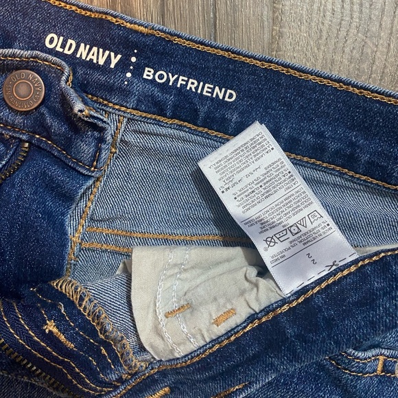 Old Navy - Boyfriend Cut Off Shorts - 2 - Picture 3 of 3